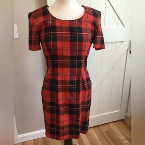 My Michelle, Size 9/10, black and red short sleeve, midi dress